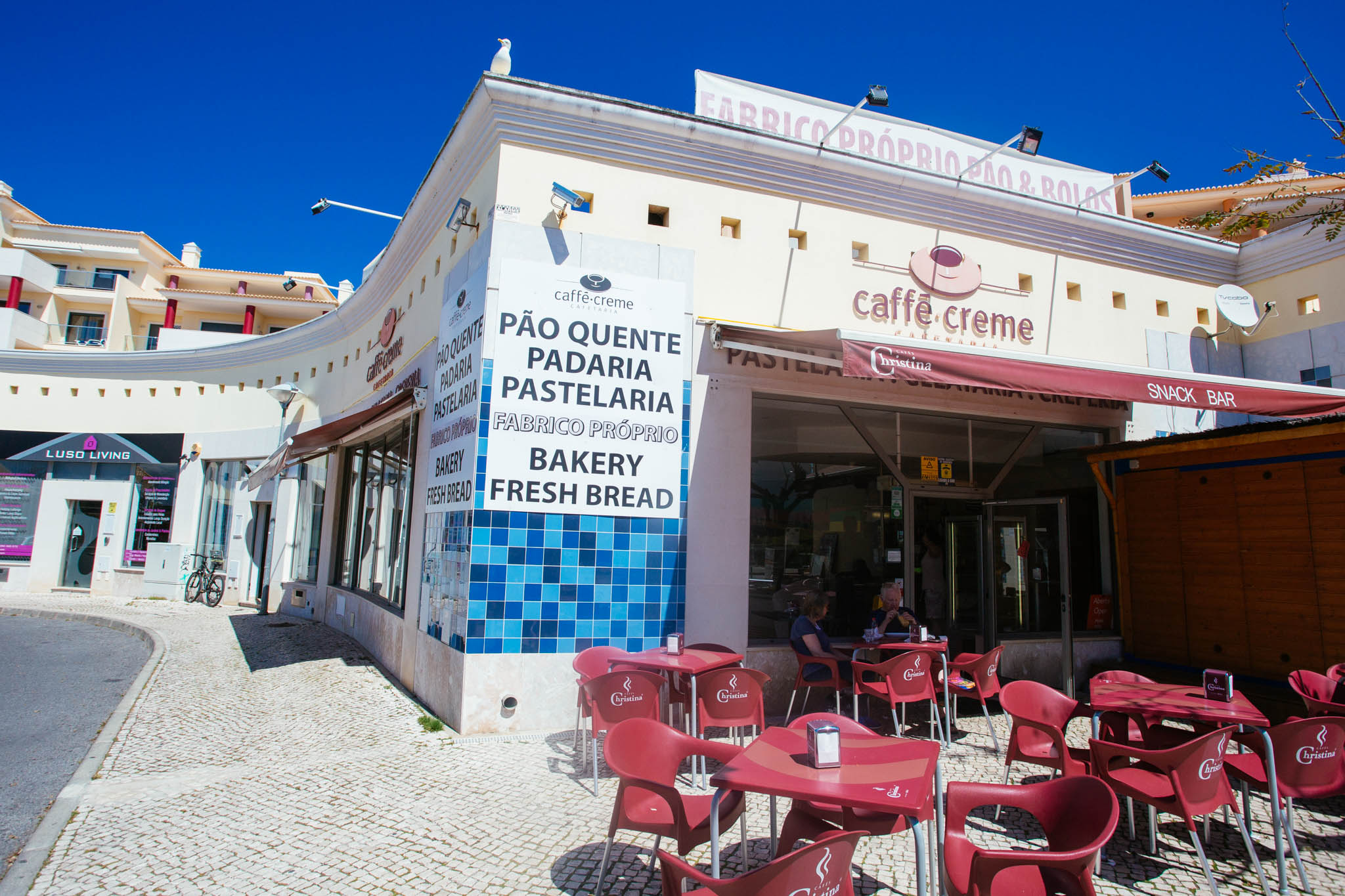 Caffe Creme Cafetaria 