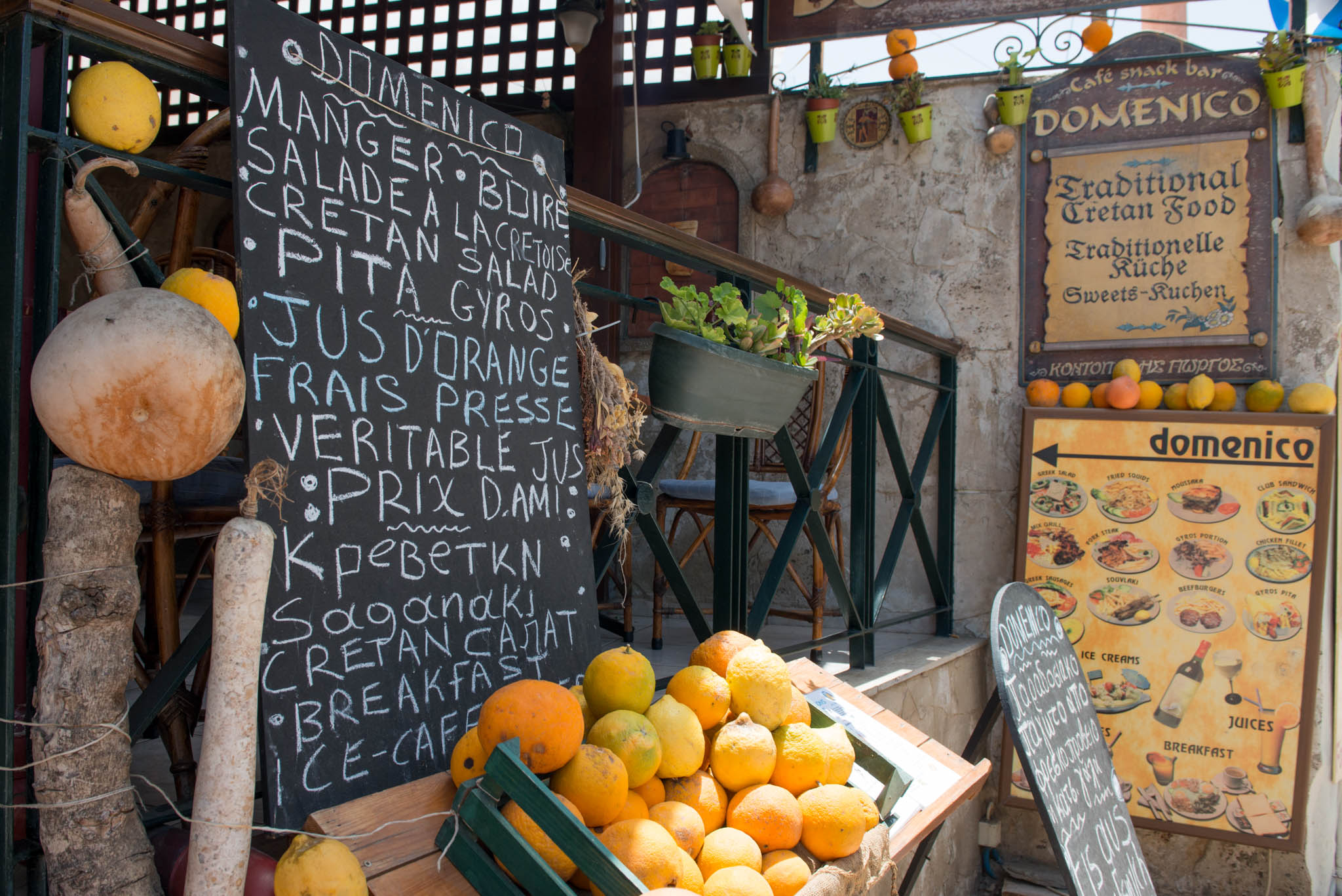 Bakeries, cafés and small tavernas