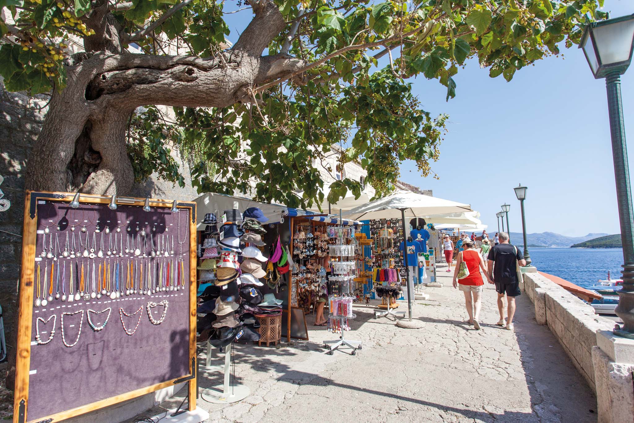 Market stalls near the Old Wall 