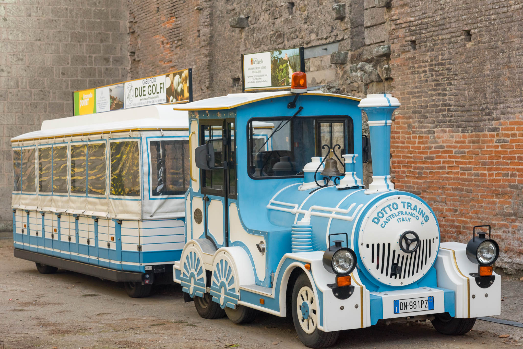 Due Golfi Train Tour 