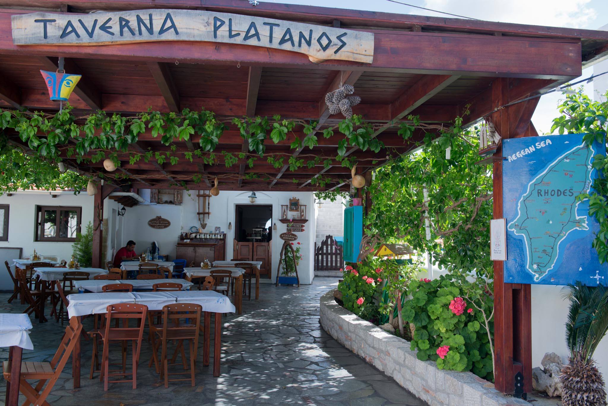 Platanos Taverna
