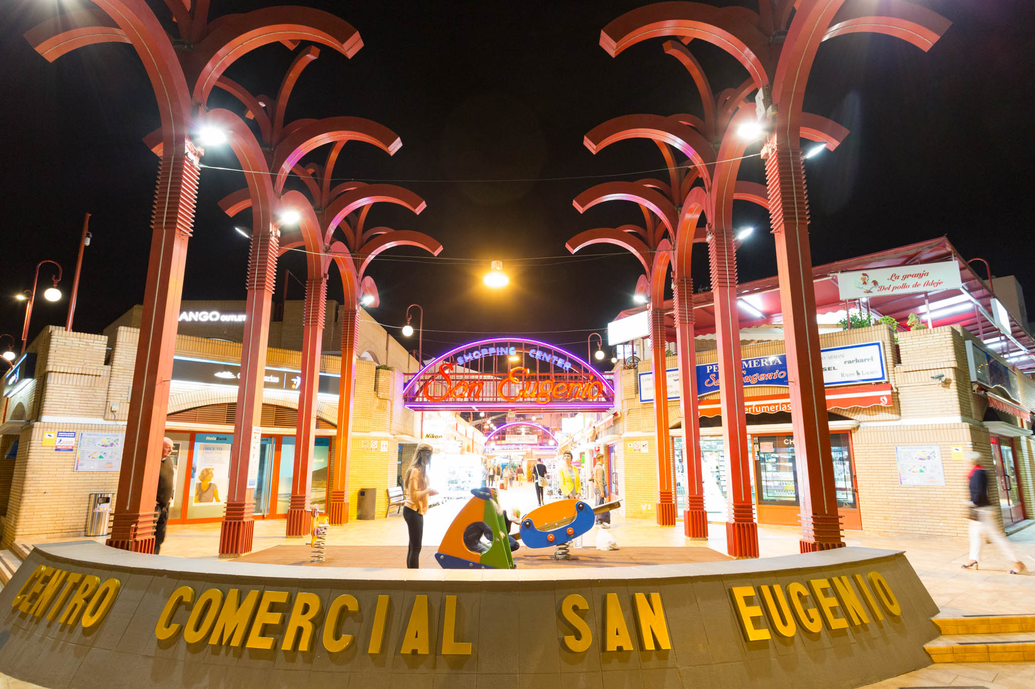 San Eugenio Centro Comercial