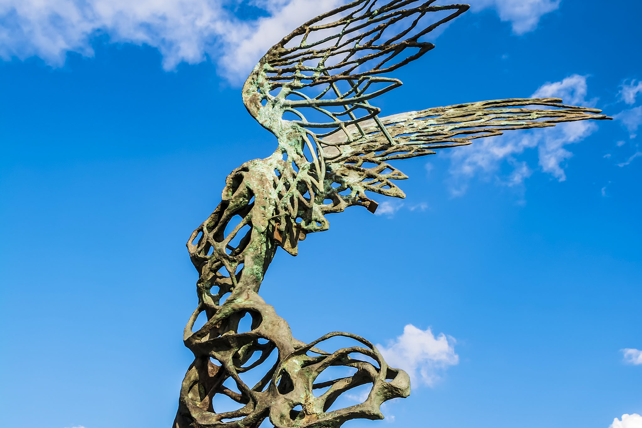 Nike di Kalkis statue 