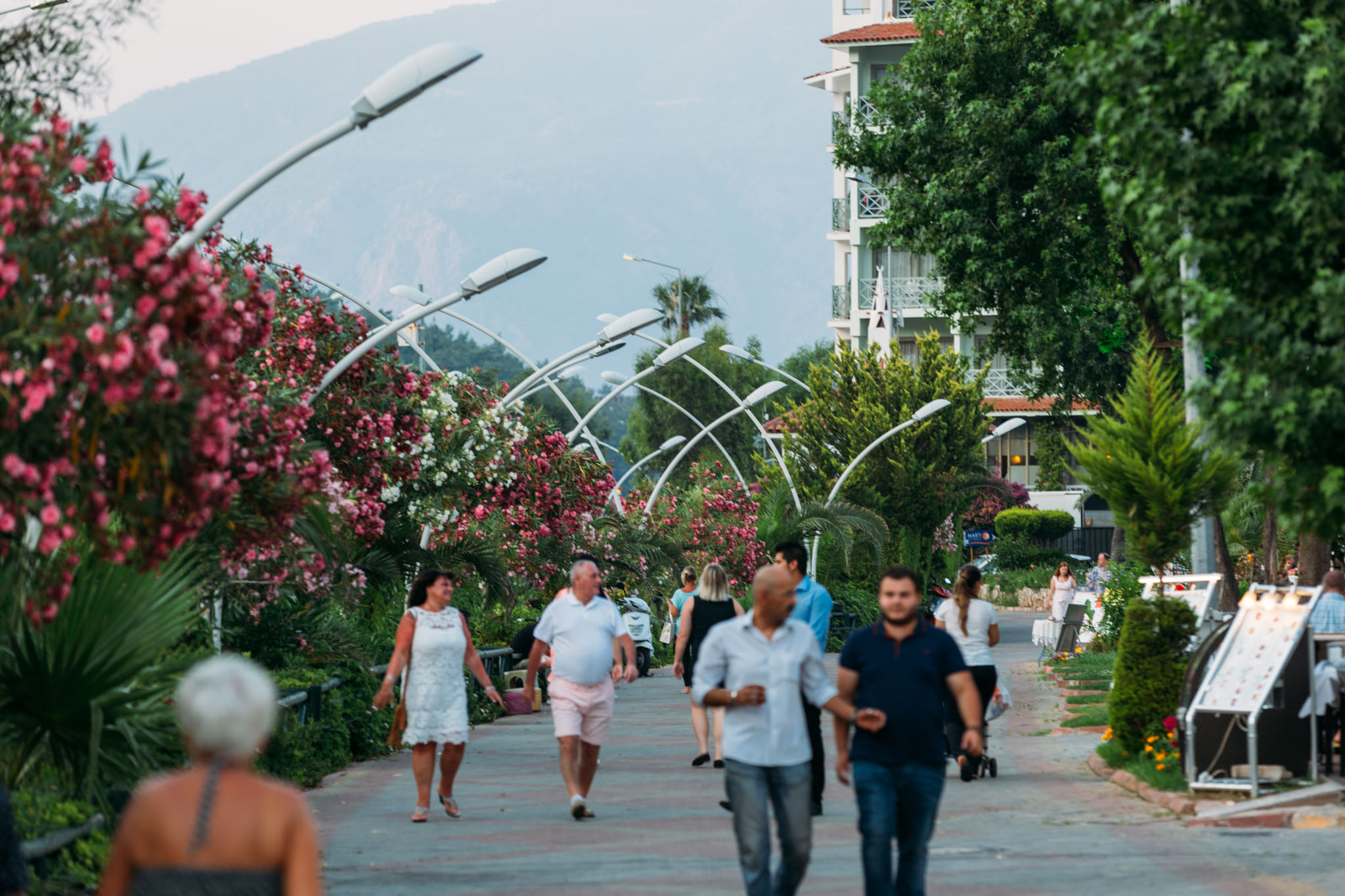 A mix of bars and clubs