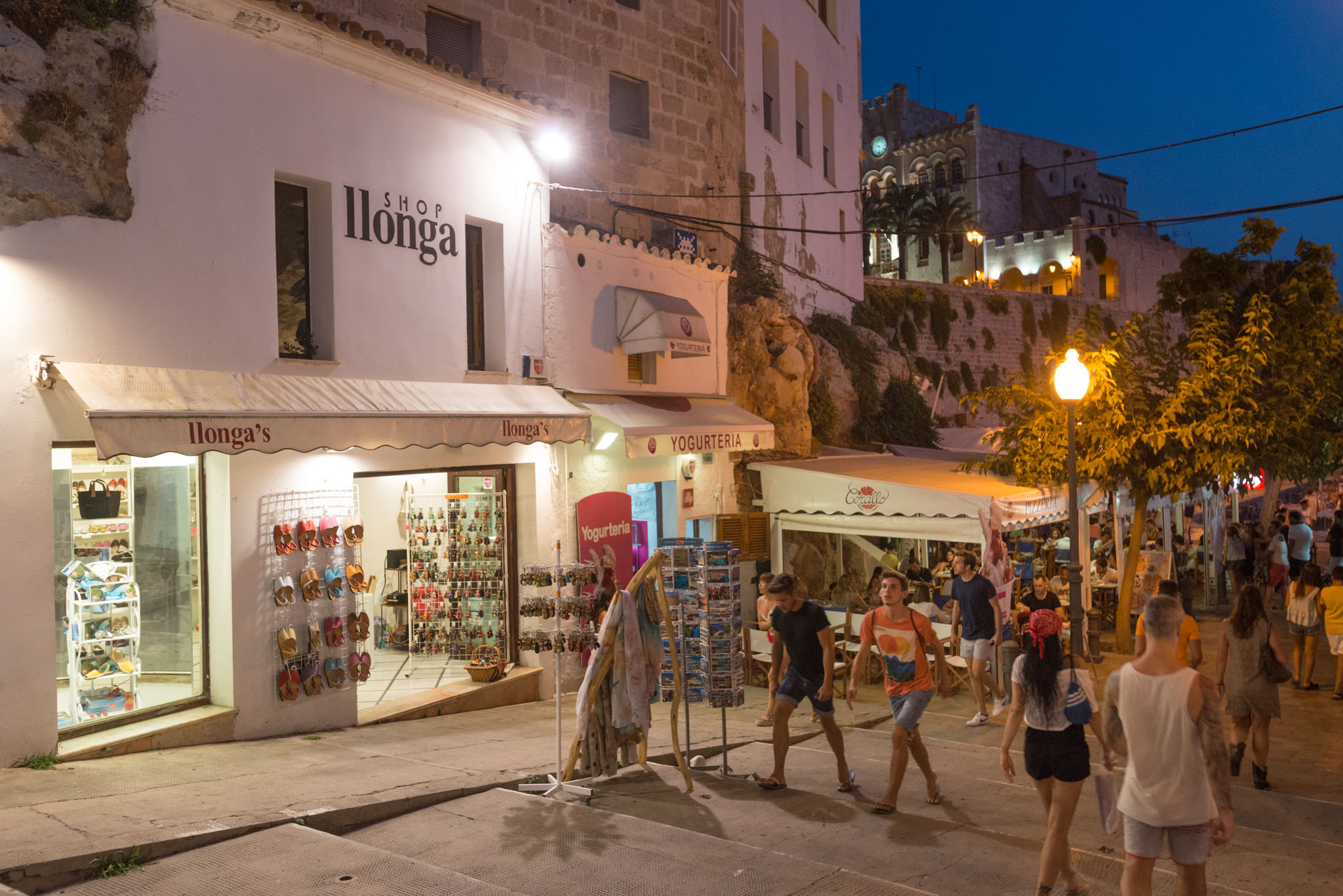 Artists' night market